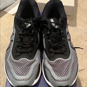 Asics GT 2000 Black and Gray Athletic Shoes